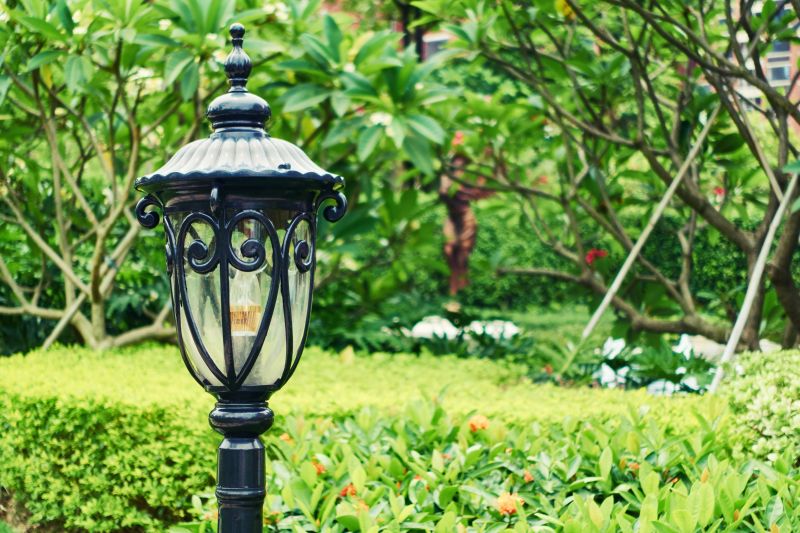 Lamp Post Repair Costs — Cost of Lamp Post Repair