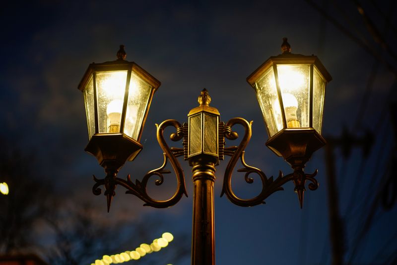 Lamp Post Repair Costs — Cost of Lamp Post Repair